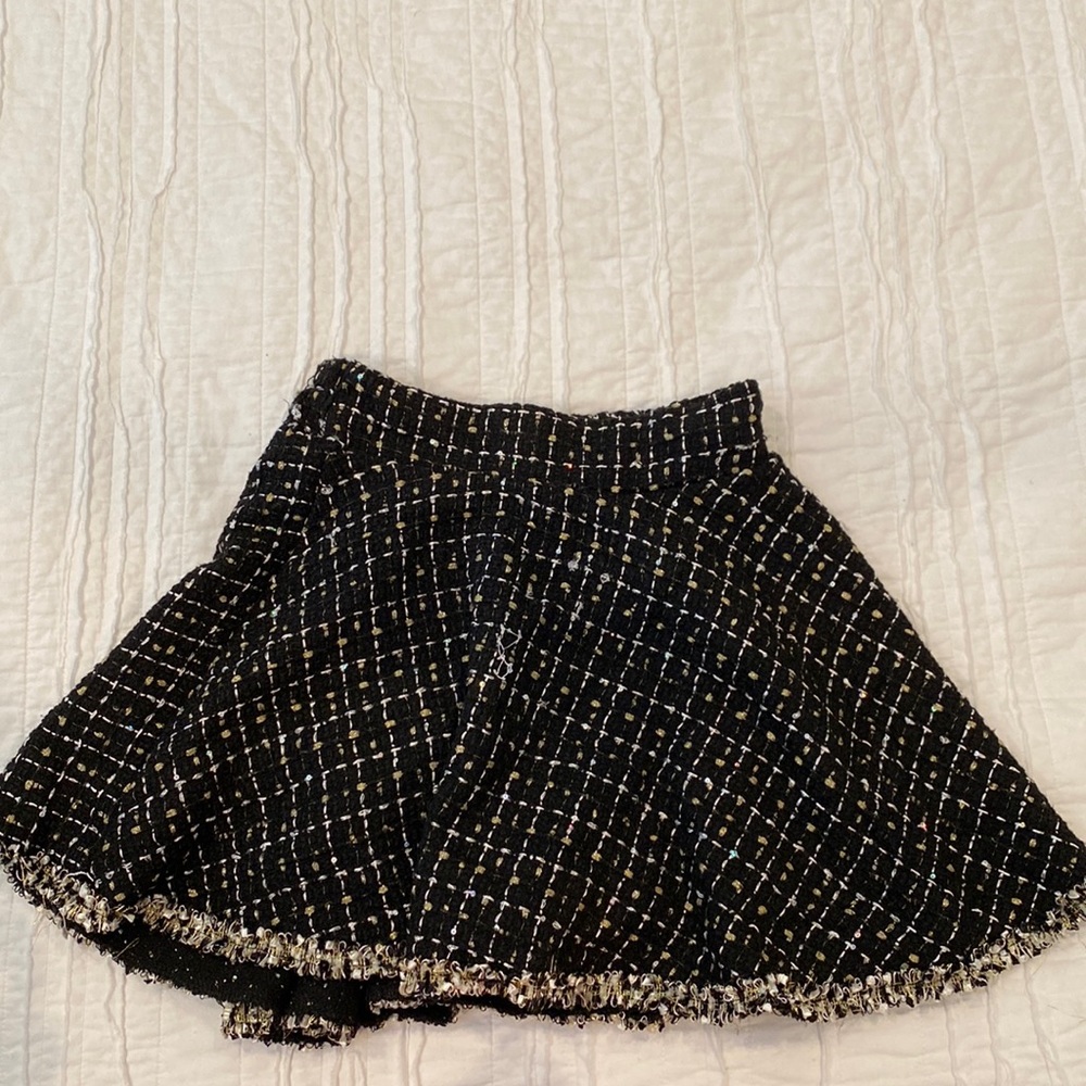 black skirt
